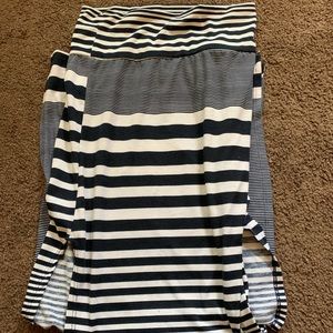 Long skirt with 2 slits